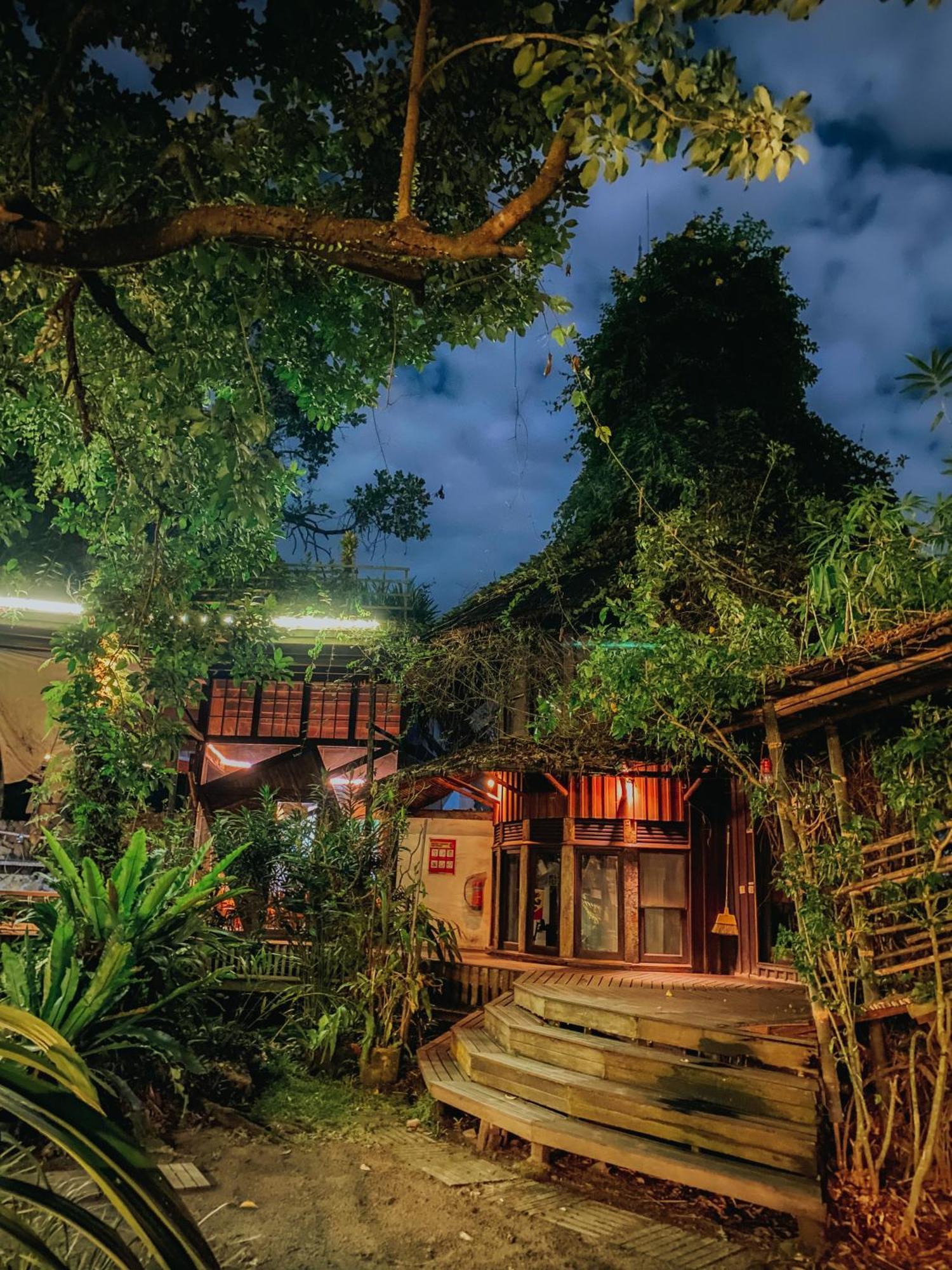 Bukit Raya Guesthouse Palangkaraya Esterno foto